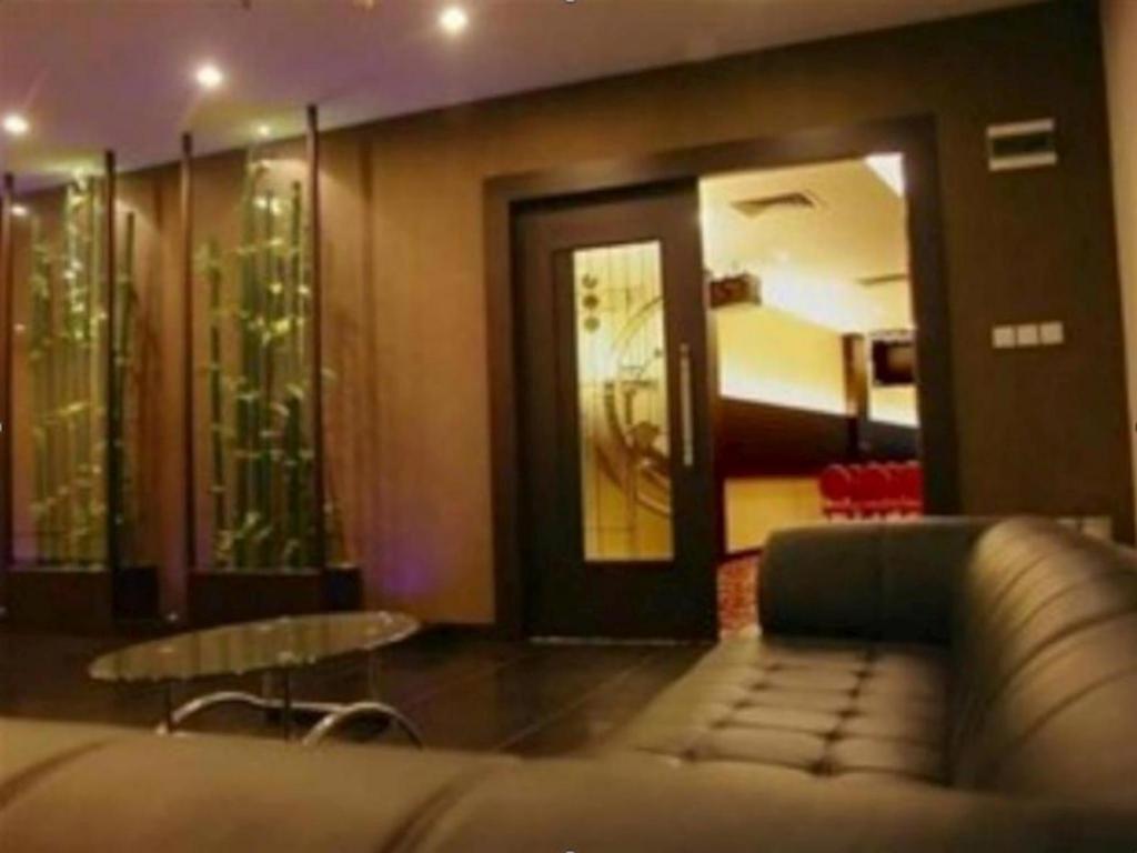 89 Hotel Batam Nagoya Exterior photo