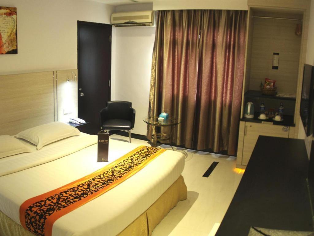 89 Hotel Batam Nagoya Exterior photo