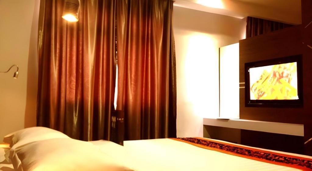 89 Hotel Batam Nagoya Exterior photo